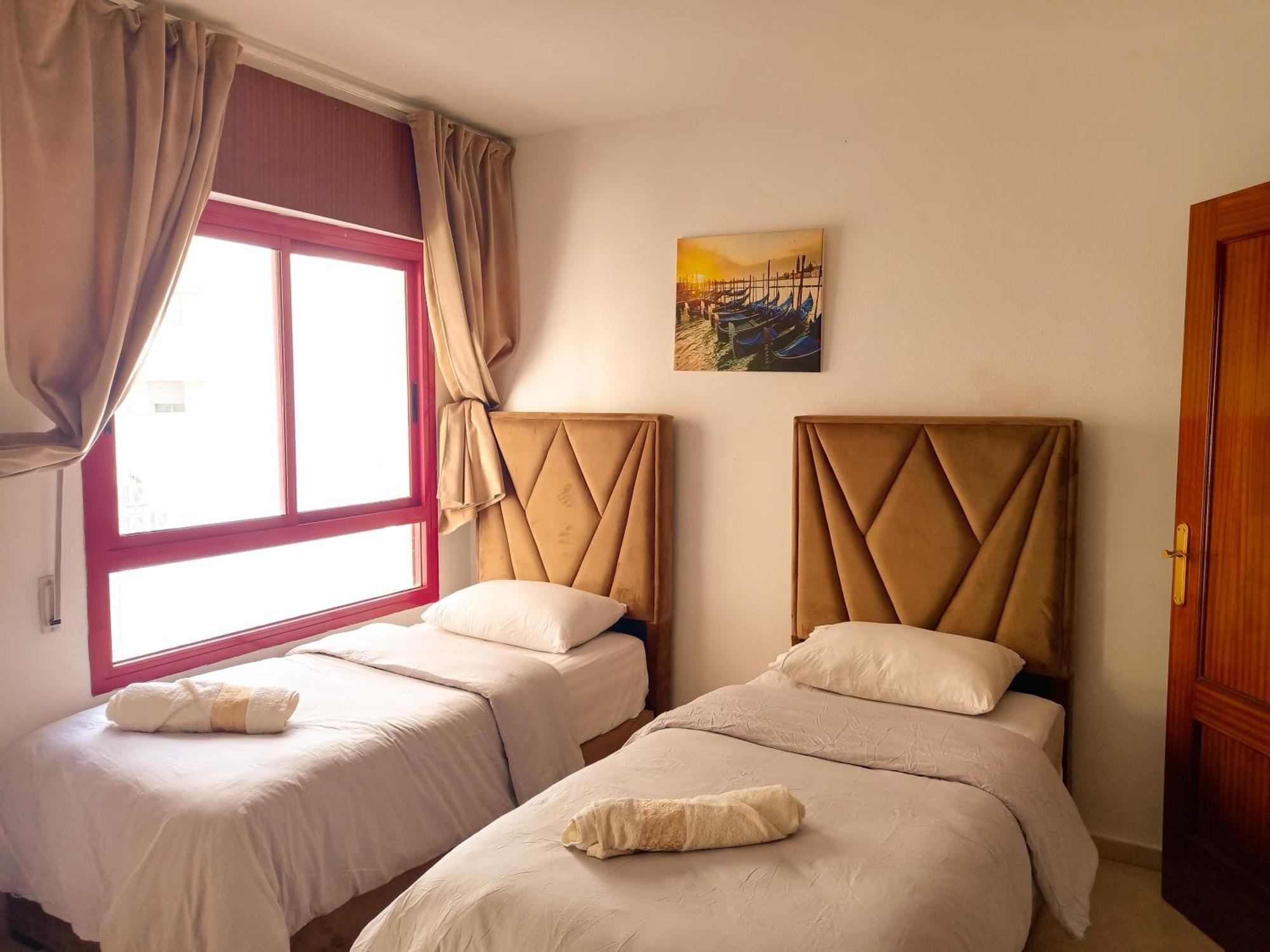 Amazing Appartement " Avec Climatisation " Au Centre Ville En Face Hilton & Gare Train De Tgv De Tanger 2N Танжер Екстериор снимка