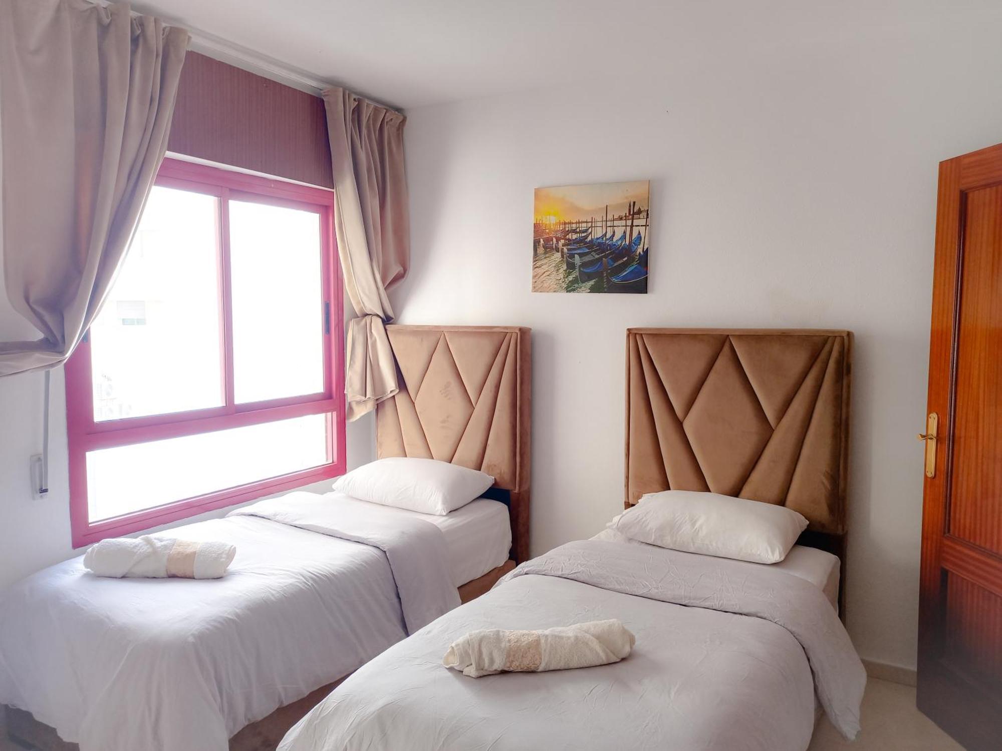 Amazing Appartement " Avec Climatisation " Au Centre Ville En Face Hilton & Gare Train De Tgv De Tanger 2N Танжер Екстериор снимка