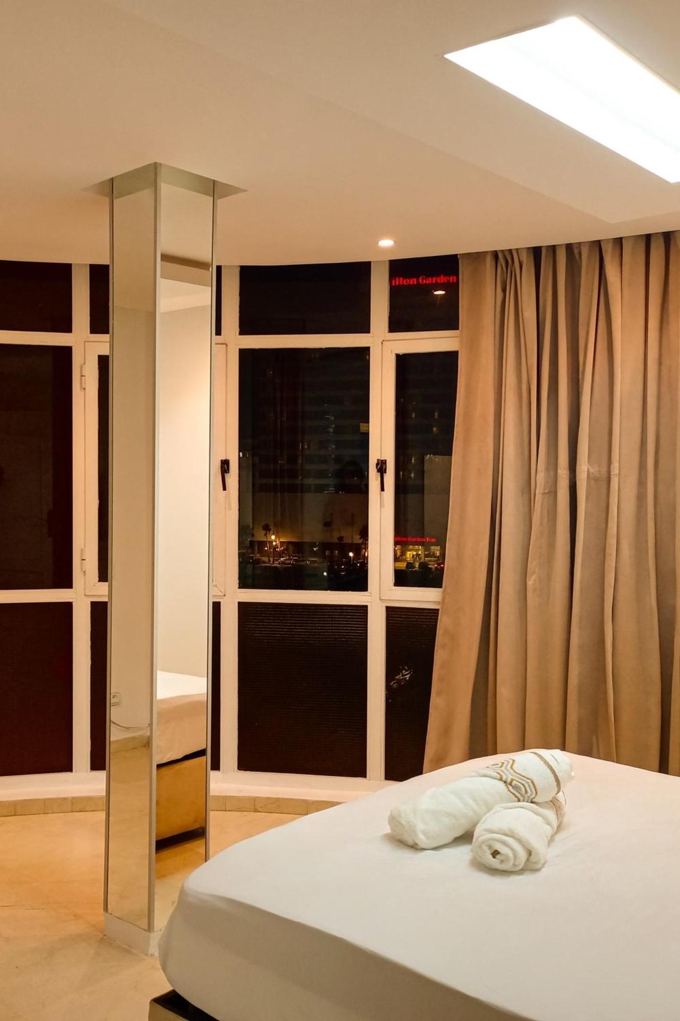 Amazing Appartement " Avec Climatisation " Au Centre Ville En Face Hilton & Gare Train De Tgv De Tanger 2N Танжер Екстериор снимка