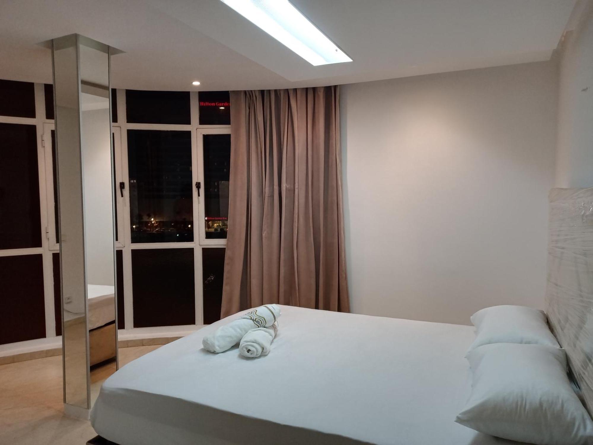 Amazing Appartement " Avec Climatisation " Au Centre Ville En Face Hilton & Gare Train De Tgv De Tanger 2N Танжер Екстериор снимка